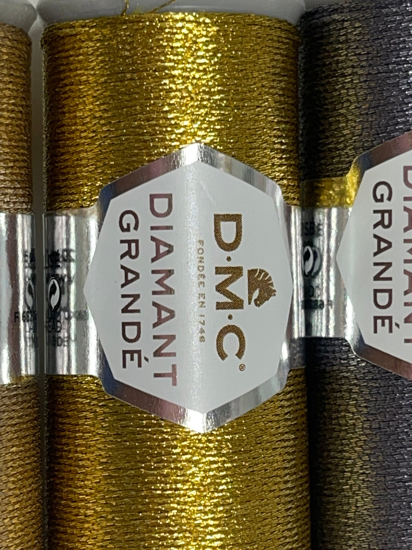 DMC Diamant Grande 381 thread